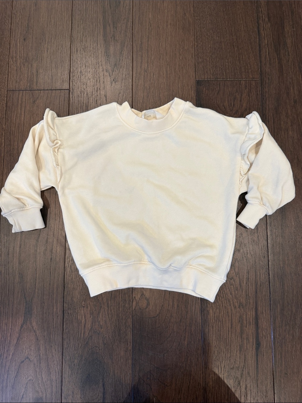 H&M Cream Ruffle Shoulder Sweatshirt for Girls Size 2T - C39-220